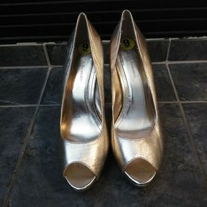 BCBGeneration Classic Platform Heels